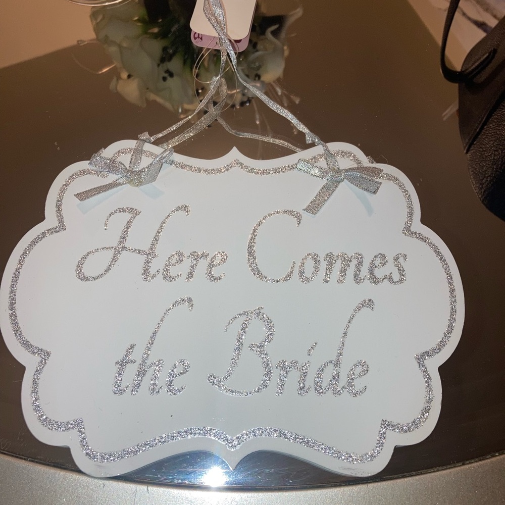 Mini Here Comes the Bride Sign